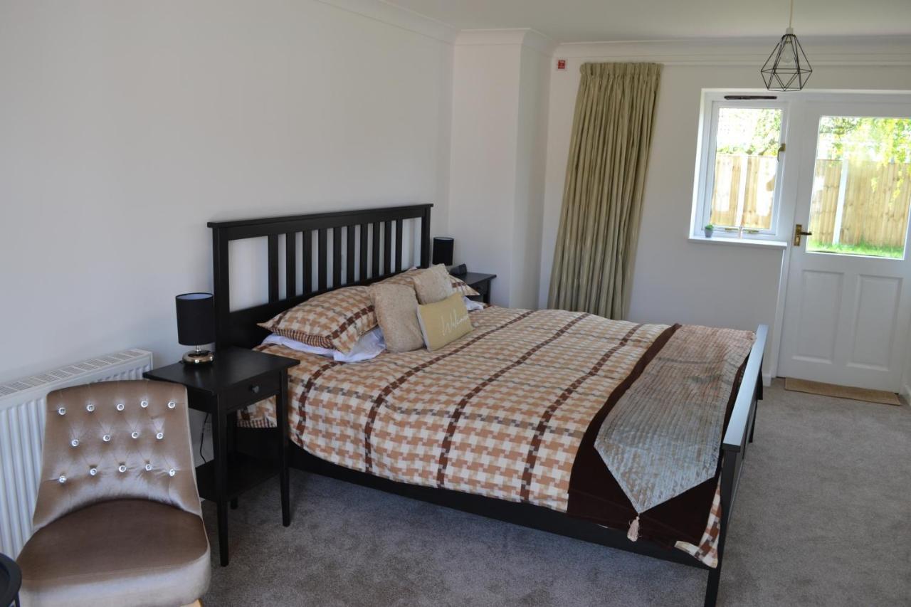 Number 6 - Lytton Tree Lodge, Reydon, Southwold Dış mekan fotoğraf