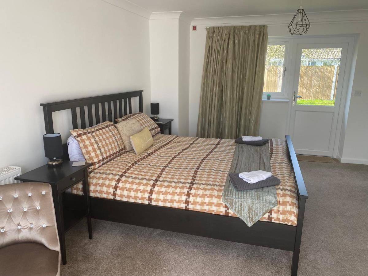 Number 6 - Lytton Tree Lodge, Reydon, Southwold Dış mekan fotoğraf