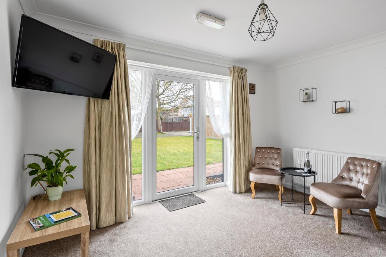 Number 6 - Lytton Tree Lodge, Reydon, Southwold Dış mekan fotoğraf